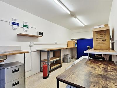 Kitchen/Workspace